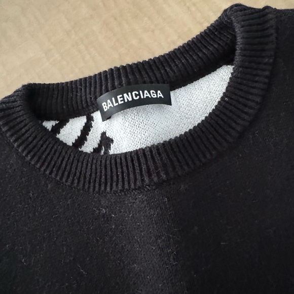 Men’s Balenciaga Sweater-  XS. Fits like a women’s Medium.SCAMMERS I WONT TEXT U - Picture 3 of 6